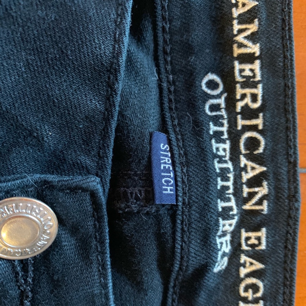 Gently used 18 Short black jeans American Eagle